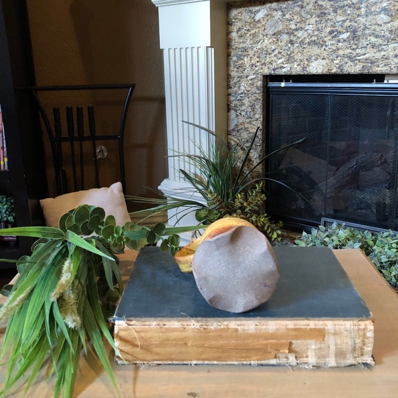 Vintage Signed Pottery - Picture 6 of 9